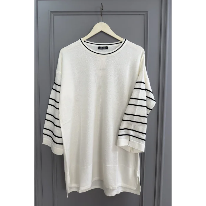 Kadın Beyaz Bisiklet Yaka Kollar Biyeli Kol Ucu Ve Eteği Yırtmaçlı Simli İthal İplik İnce Tiriko Tunik Buluz