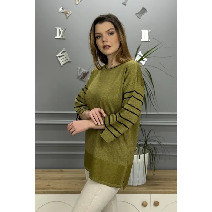 Kadın Yağ Yeşili Bisiklet Yaka Kollar Biyeli Kol Ucu Ve Eteği Yırtmaçlı Simli İthal İplik İnce Tiriko Tunik Buluz