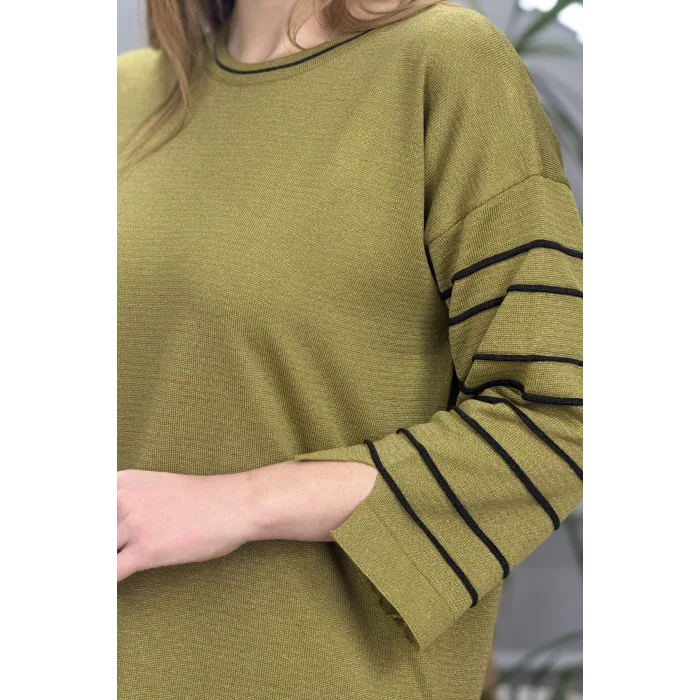 Kadın Yağ Yeşili Bisiklet Yaka Kollar Biyeli Kol Ucu Ve Eteği Yırtmaçlı Simli İthal İplik İnce Tiriko Tunik Buluz