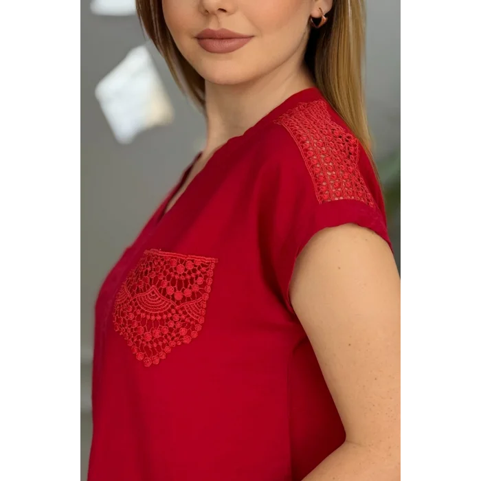 Kadın Kırmızı rengi Omzu Ve Cebi Güpürlü Keten Kumaş Kısa Kol Buluz Gömlek