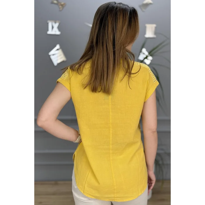 Kadın Sarı Omzu Ve Cebi Güpürlü Keten Kumaş Kısa Kol Buluz Gömlek