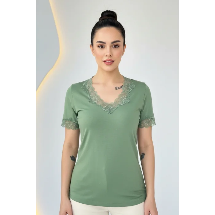 Kadın YEŞİL V Yaka Yakası Ve Kol Ucu Dantelli Likralı Esnek Kısa Kol Bluz