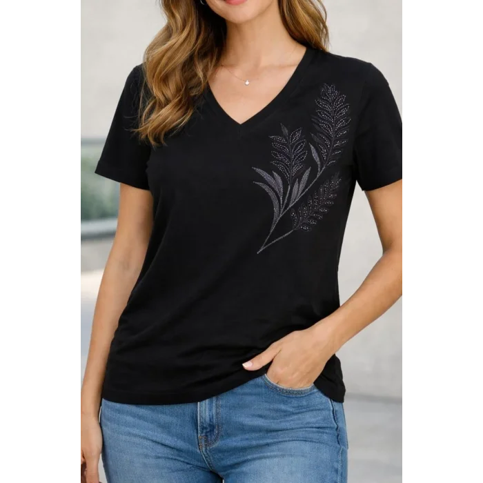 Kadın SİYAH V Yaka Göğsü Çİçek Detaylı % 100 Pamuk Penye Kumaş Kısa Kol Bluz