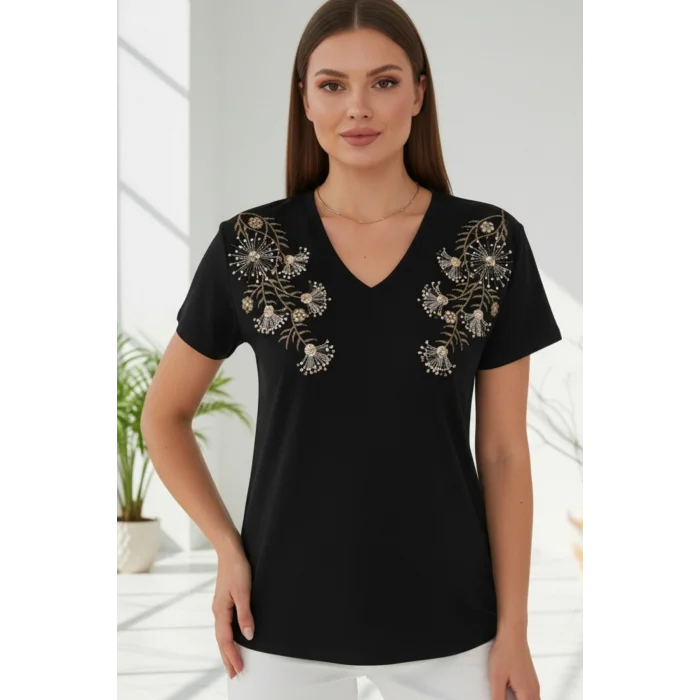 Kadın SİYAH V Yaka İki Omzu Çiçek İşlemeli % 100 Pamuk Penye Kumaş Kısa Kol Bluz