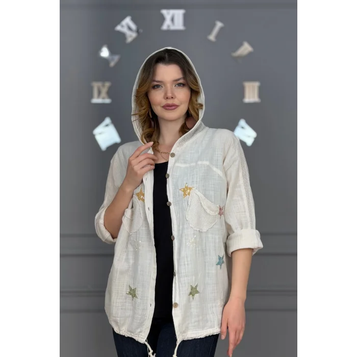 Kadın TAŞ RENGİ Organik Yıkamalı Keten Kumaş Arkası Pamuk Penye Kapüşonlu File Ve Yıldız Pul Nakışlı Gömlek Ceket