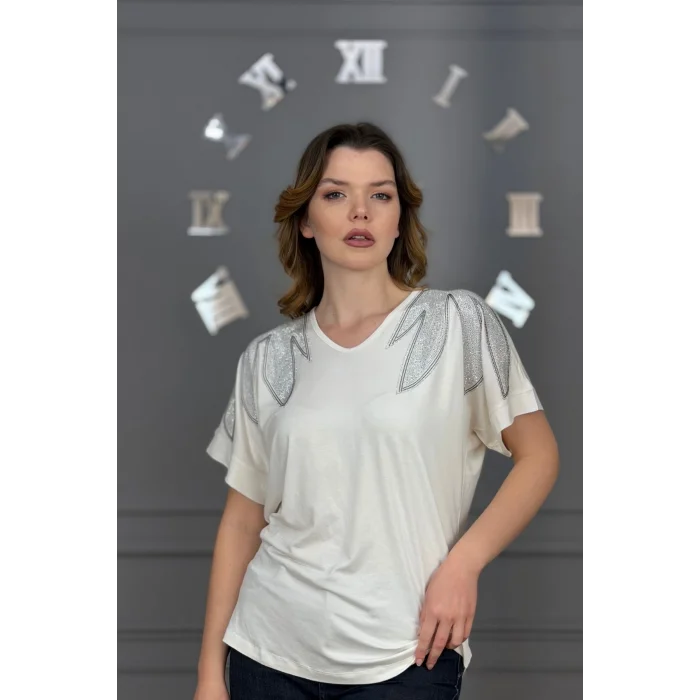 Kadın Beyaz Büyük Beden V Yaka Omuzlar Yaprak Kristal Taş İşlemeli Likralı Kısa Kol Buluz