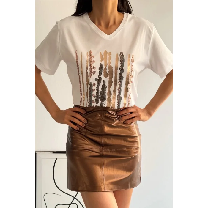 Kadın Beyaz V Yaka Önü Varaklı  Pul İşlemeli %100 PAMUK PENYE Penye  Bluz