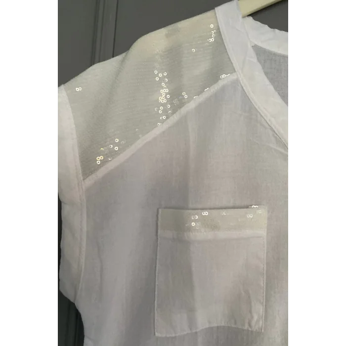 Kadın Beyaz Omzu Ve Cebi Pulpeyet Nkışlı Keten Kumaş Kısa Kol Buluz Gömlek