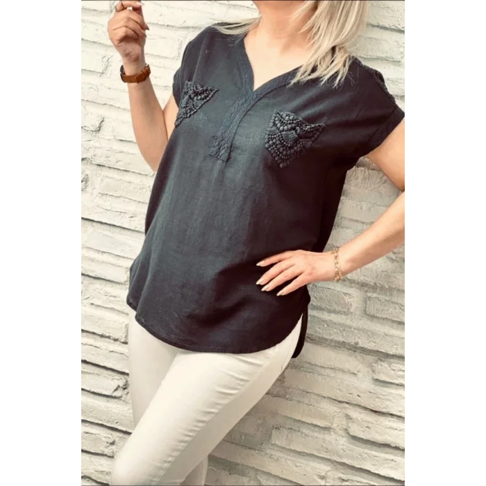 Kadın Siyah Omzu Ve Cebi Güpürlü Keten Kumaş Kısa Kol Buluz Gömlek