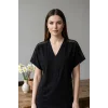 Kadın Büyük Beden Siyah V Yaka Omzu Ve Cepi Dantelli Pamuk Viskon Kumaş Bluz.