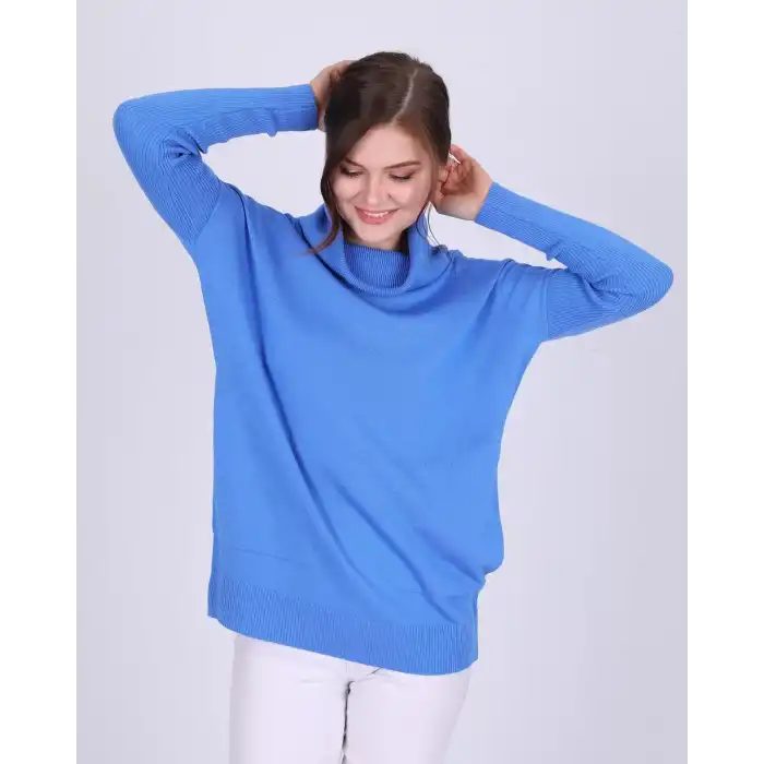 Kadın Açık Mavi Degaje Yaka Yandan Cepli Likralı İnce Triko Bluz