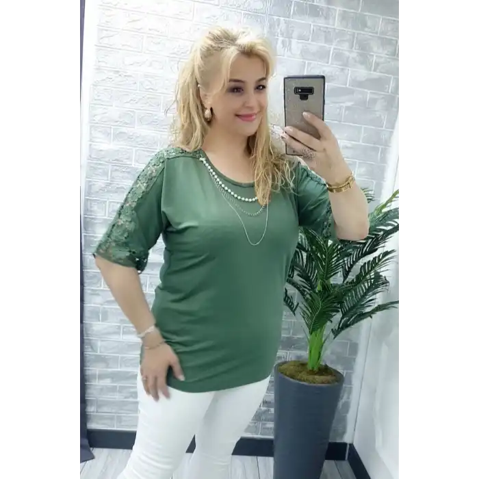 Kadın Büyük Beden Yeşil Omuzlar Güpürlü Çıkabilen İnci Kolyeli Likralı Buluz