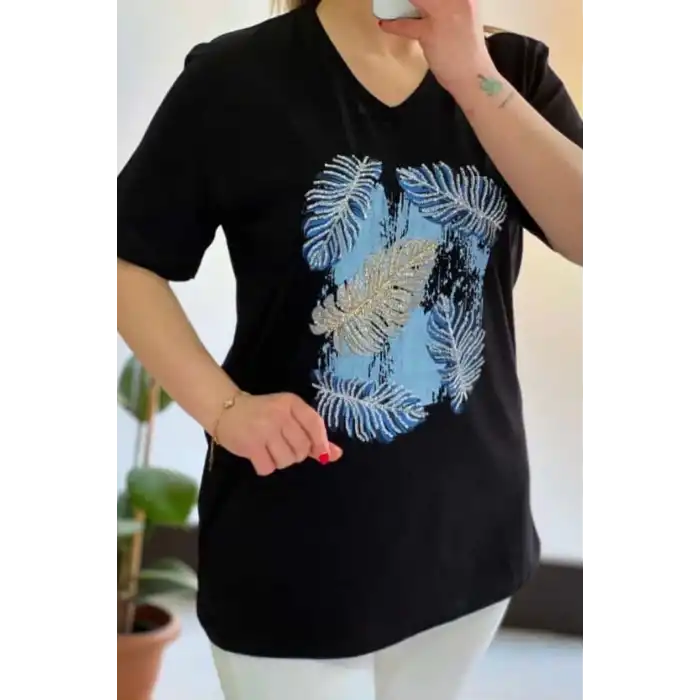 Kadın Büyük Beden Siyah V Yaka Yaprak Pul İşlemeli % 100 PAMUK PENYE Kumaş Kısa Kol Buluz Tişört