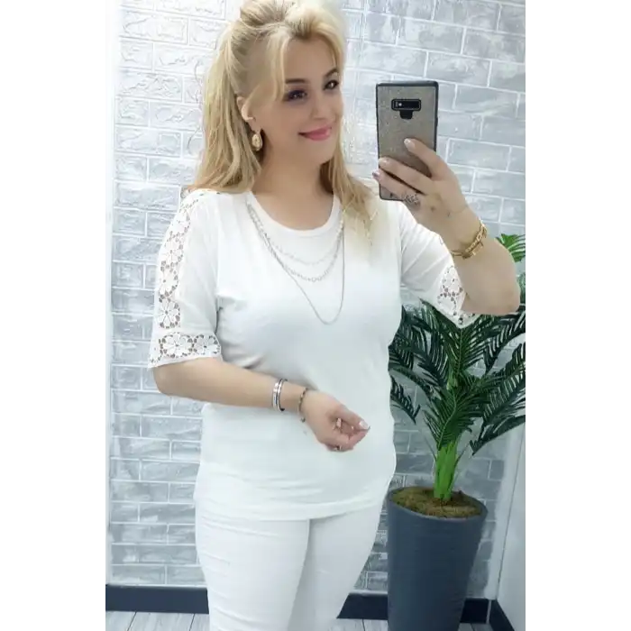 Kadın Büyük Beden Beyaz  Omuzlar Güpürlü Çıkabilen İnci Kolyeli Likralı Buluz