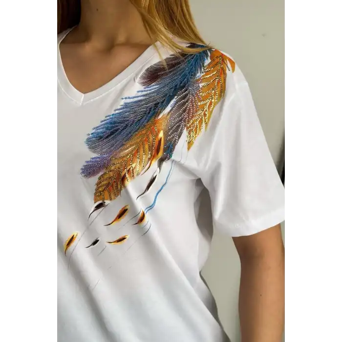 Kadın Beyaz V Yaka Omzu Yaprak Pul İşlemeli %100 PAMUK PENYE Penye Bluz