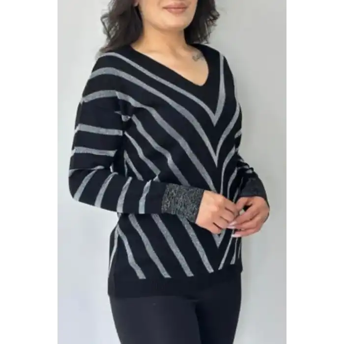 Kadın Siyah V Yaka Verev Sim Çizgili Likralı İnce Tiriko Yumuşak Dokulu Kazak