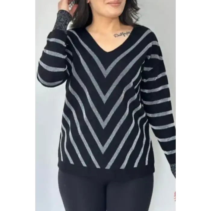 Kadın Siyah V Yaka Verev Sim Çizgili Likralı İnce Tiriko Yumuşak Dokulu Kazak