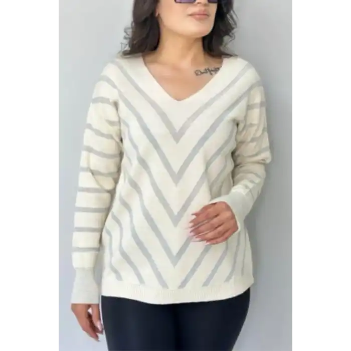Kadın Beyaz  V Yaka Verev Sim Çizgili Likralı İnce Tiriko Yumuşak Dokulu Kazak
