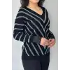 Kadın Siyah-Gıri V Yaka Simli Verev Çizgili Likralı Tiriko Bluz