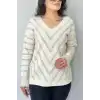 Kadın Beyaz  V Yaka Verev Sim Çizgili Likralı İnce Tiriko Yumuşak Dokulu Kazak