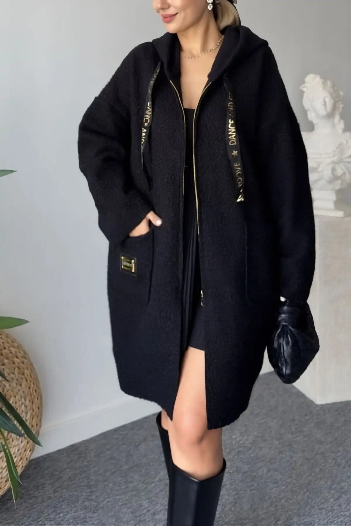 Kadın Kapüsonlu Siyah Cepli Kıvırcık Buklet Kumaş ASTARSIZ Mevsimlik Mont