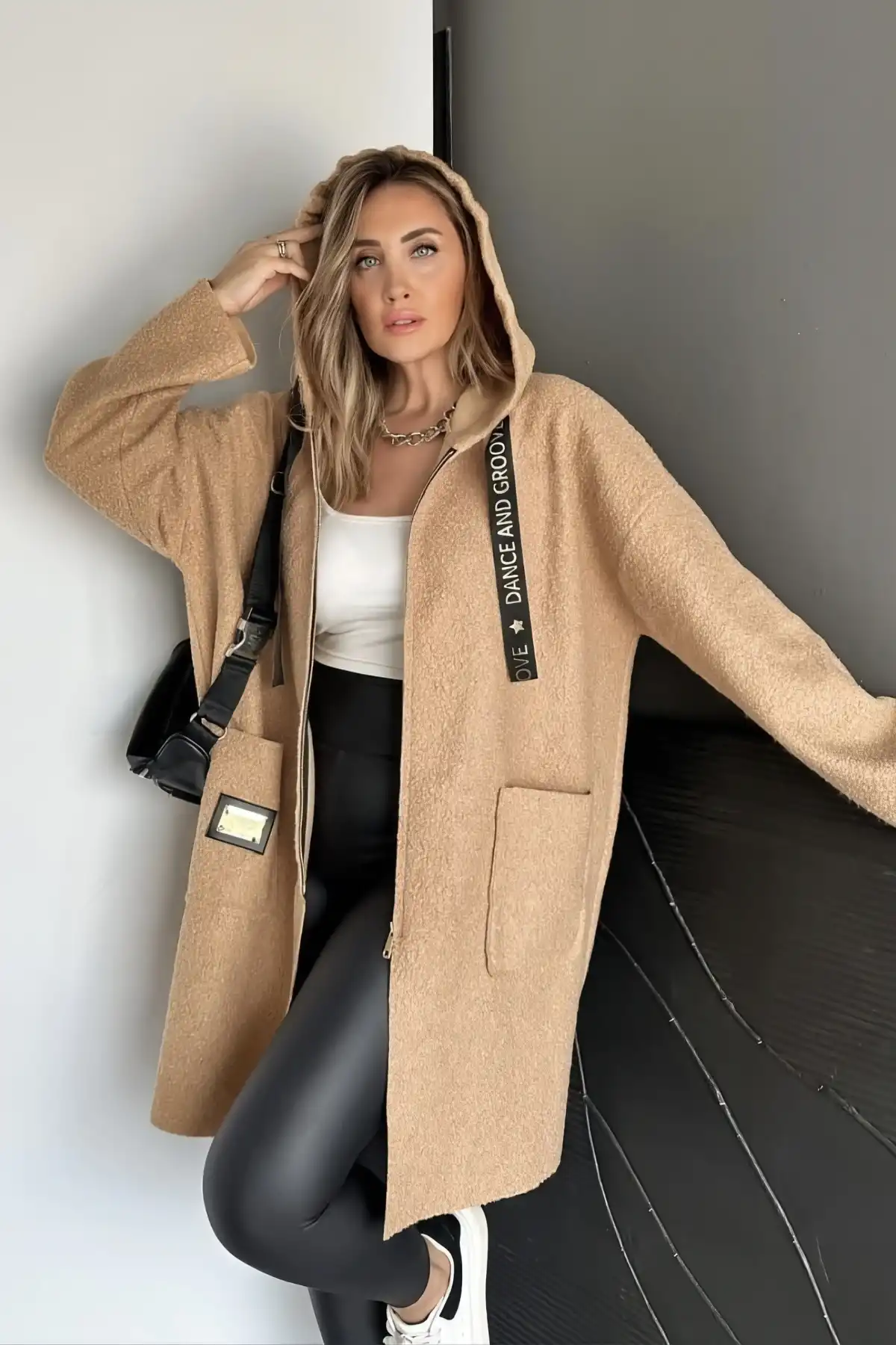 Kadın Kapüsonlu KAMEL Cepli Kıvırcık Buklet Kumaş ASTARSIZ Mevsimlik Mont