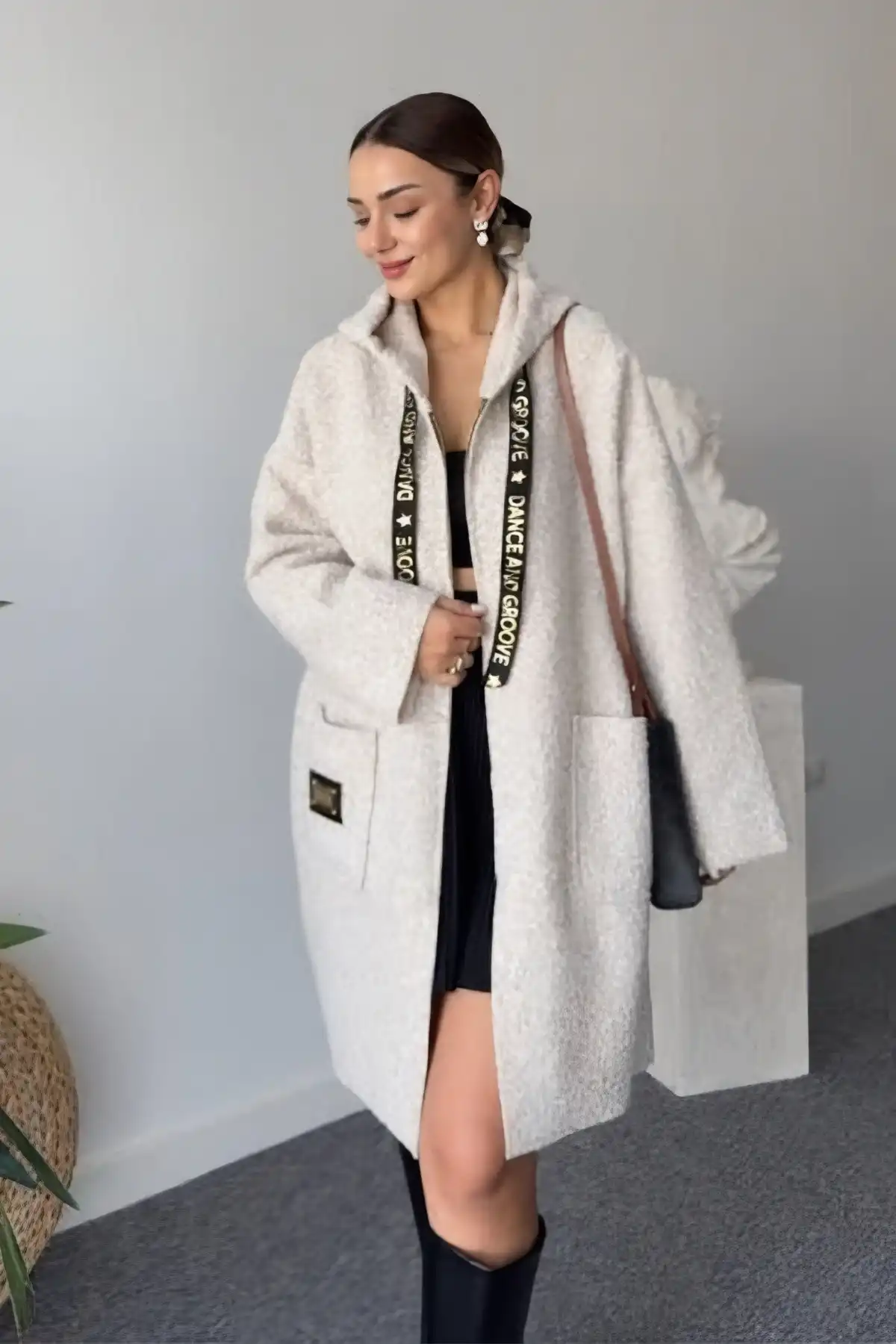 Kadın Kapüsonlu EKRU Cepli Kıvırcık Buklet Kumaş ASTARSIZ Mevsimlik Mont