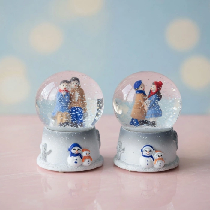 Işıklı Mini Kış Masalı Temalı Kar Küresi (Pilli, Boyutları: 7 cm x 4 cm)