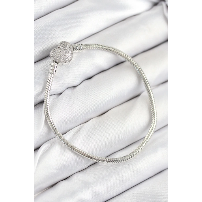 Pirinç Charm Zirkon Taşlı Kalp Model Gümüş Renk Kadın Bileklik