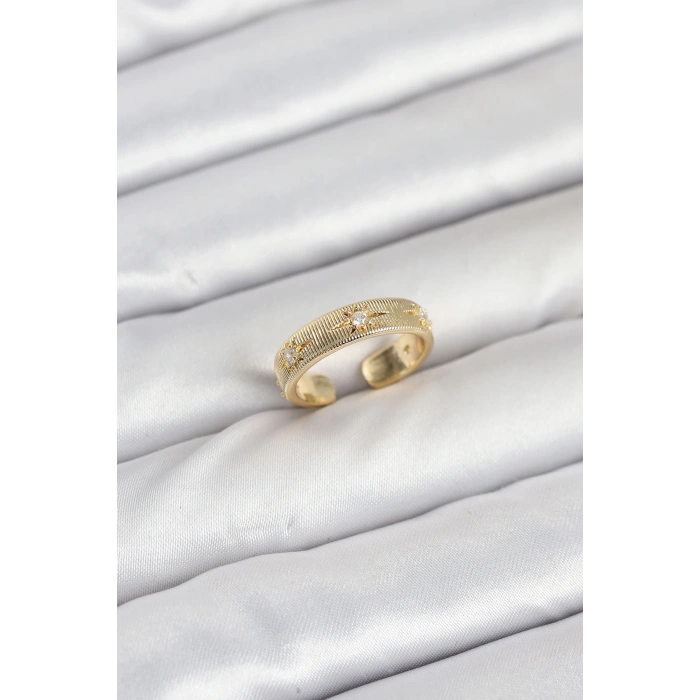 Pirinç Gold Renk Zirkon Taşlı Kutup Yıldızı Model Kadın Yüzük