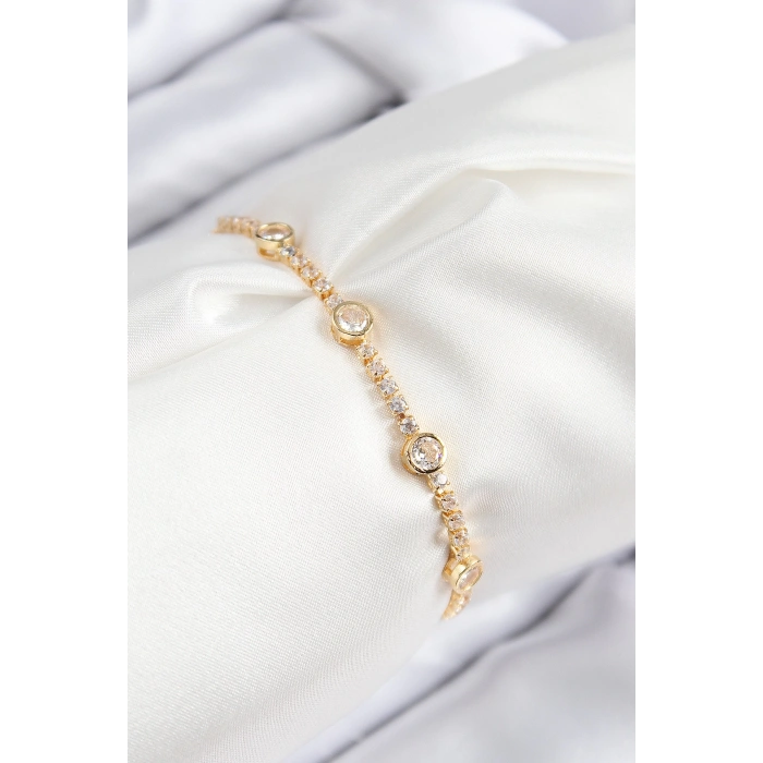 Pirinç Zirkon Taşlı Daire Model Gold Renk Asansörlü Kadın Bileklik