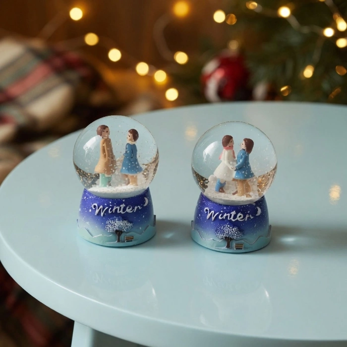 Mini Kar Küresi (Winter Temalı Sevimli Çiftler Işıklı,Pilli, 7x4cm)
