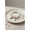 Beyaz Çiçek Charmlı Bileklik