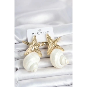 Doğal Deniz Kabuğu ve Gold Renk Yıldız Model Kadın Küpe