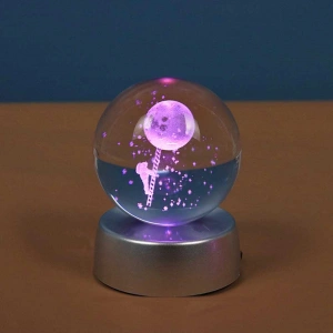 Merdiven Astronot Plastik altlıklı Işıklı Cam Küre (Capı:6 cm, Pilli)