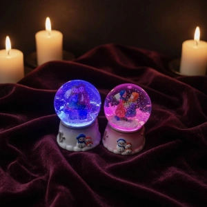 Işıklı Mini Kış Masalı Temalı Kar Küresi (Pilli, Boyutları: 7 cm x 4 cm)