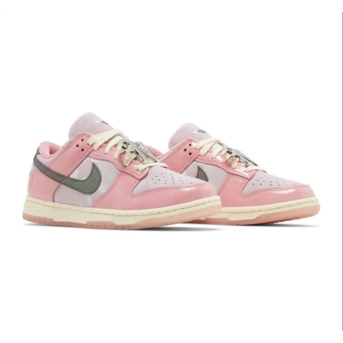 Nike Dunk Low LX Barbie