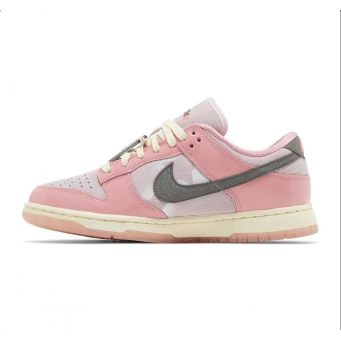 Nike Dunk Low LX Barbie