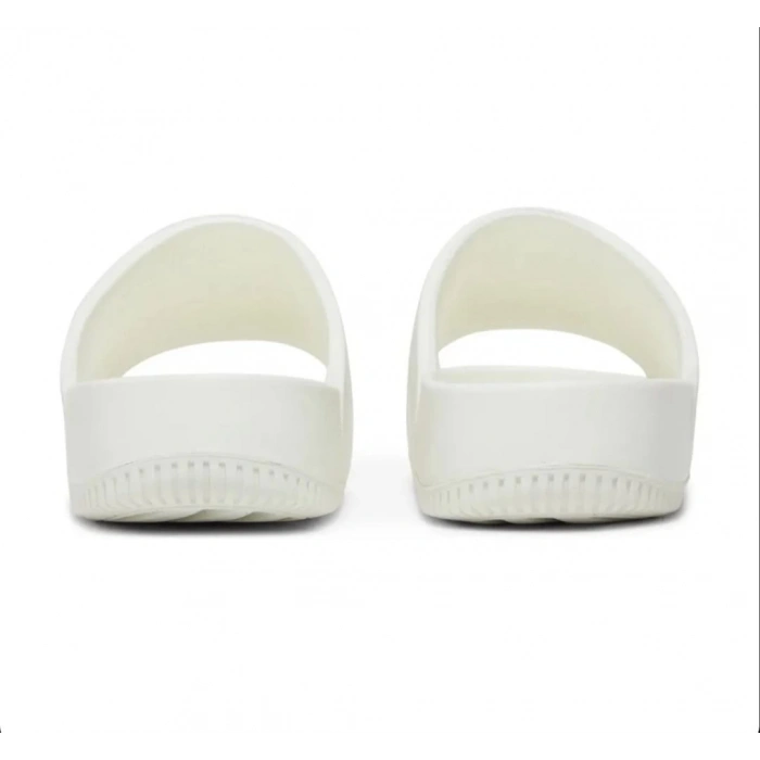 Nike Calm Slide sail