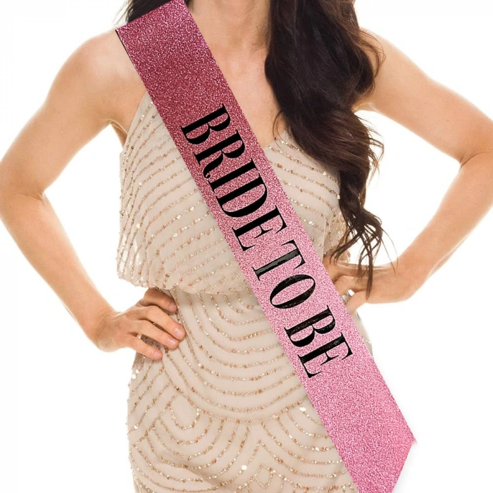 Pembe Üzeri Siyah Büyük Bride To Be Yazılı Simli Işıltılı Kuşak Kemer 10 cm Genişlik (5263)