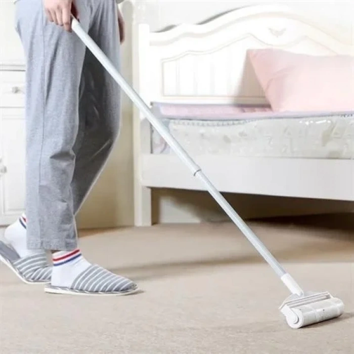 Pratik Temizlik İçin Yapışkanlı Tüy Rulosu 24 Cm Teleskopik Uzayabilen Saplı 2 Yedekli