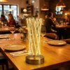 Silindirik Kristal Çizgi Model LED Masa Lambası – Gold Tabanlı, Dokunmatik, 3 Renk Işık Modlu, Şarjlı Modern Dekoratif Gece Lambası (5263)