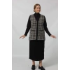 Y466 SİYAH-KREM KARELİ DESENLİ CEPLİ MEVSİMLİK ANNE YELEK