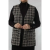 Y466 SİYAH-KREM KARELİ DESENLİ CEPLİ MEVSİMLİK ANNE YELEK