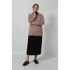 Y0667 KADIN PUDRA-BEYAZ KARELİ DESENLİ DÜĞMELİ CEPLİ MEVSİMLİK ANNE HIRKASI