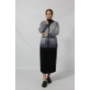 Y0664 KADIN SİYAH-KREM KARELİ DESENLİ DÜĞMELİ CEPLİ MEVSİMLİK ANNE HIRKASI