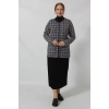 Y0665 KADIN SİYAH-KREM KARELİ DESENLİ DÜĞMELİ CEPLİ MEVSİMLİK ANNE HIRKASI