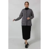 Y0665 KADIN SİYAH-KREM KARELİ DESENLİ DÜĞMELİ CEPLİ MEVSİMLİK ANNE HIRKASI