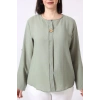 B-073 KOLU APOLETLİ YAKASI DÜĞME AKSESUARLI GİZLİ PİLELİ KETEN KADIN BÜYÜK BEDEN MİNT YEŞİLİ BLUZ