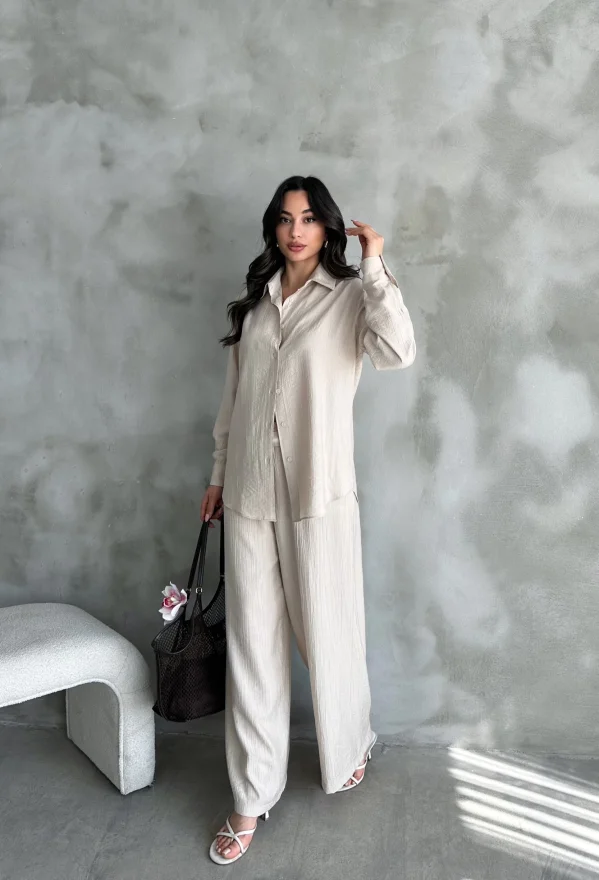 Bej Çilek Gömlek Yırtmaçlı Pantolon Takım